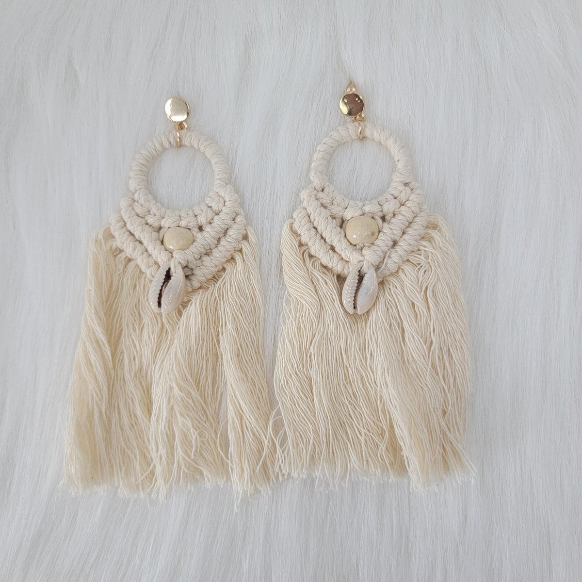 Macramé Earrings With Cowrie Shells