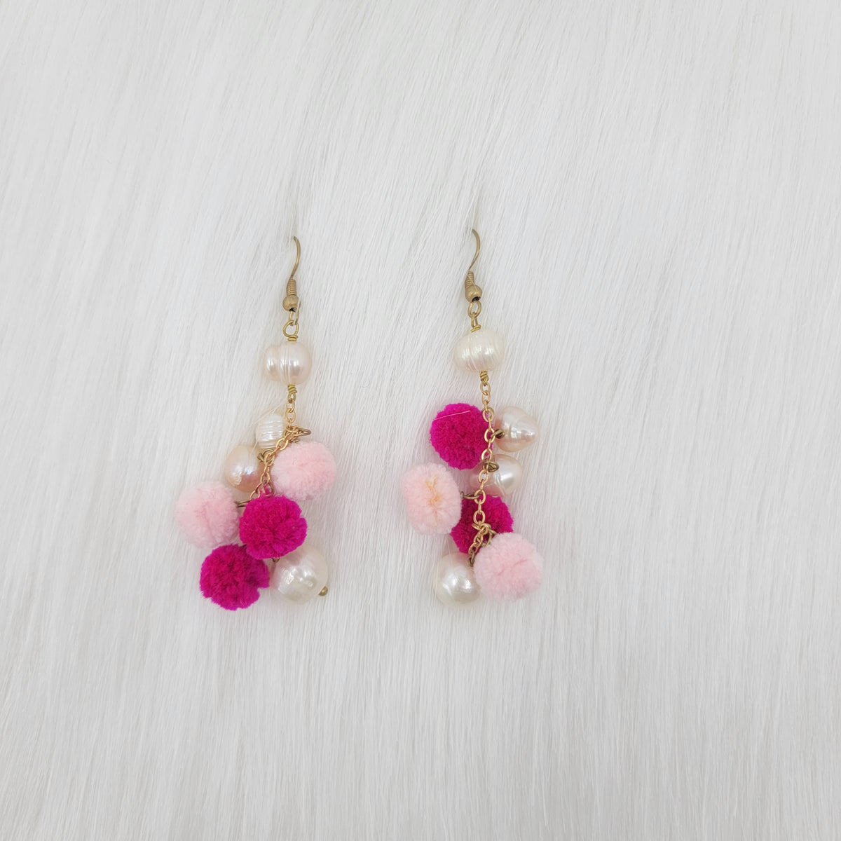 Fresh Water Pearls Earrings With Pompom